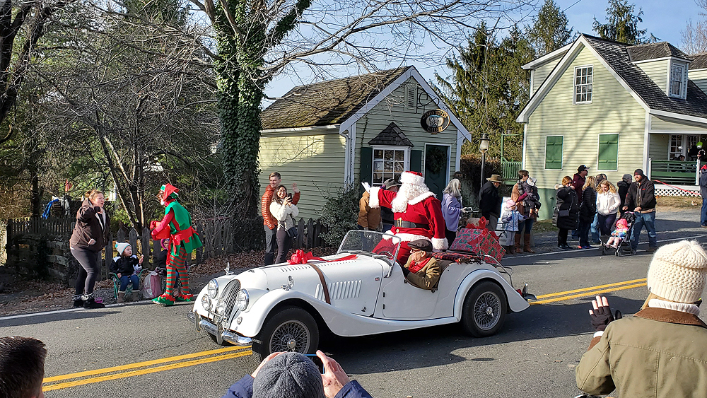 Santa ends the parade