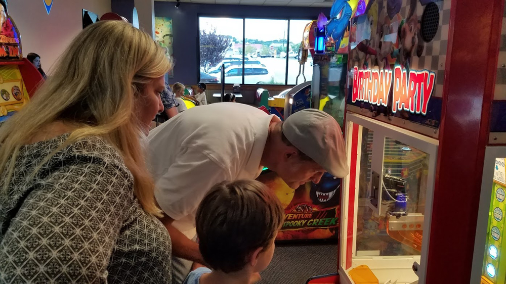 Chuck E. Cheese - a first for Uncle Keith